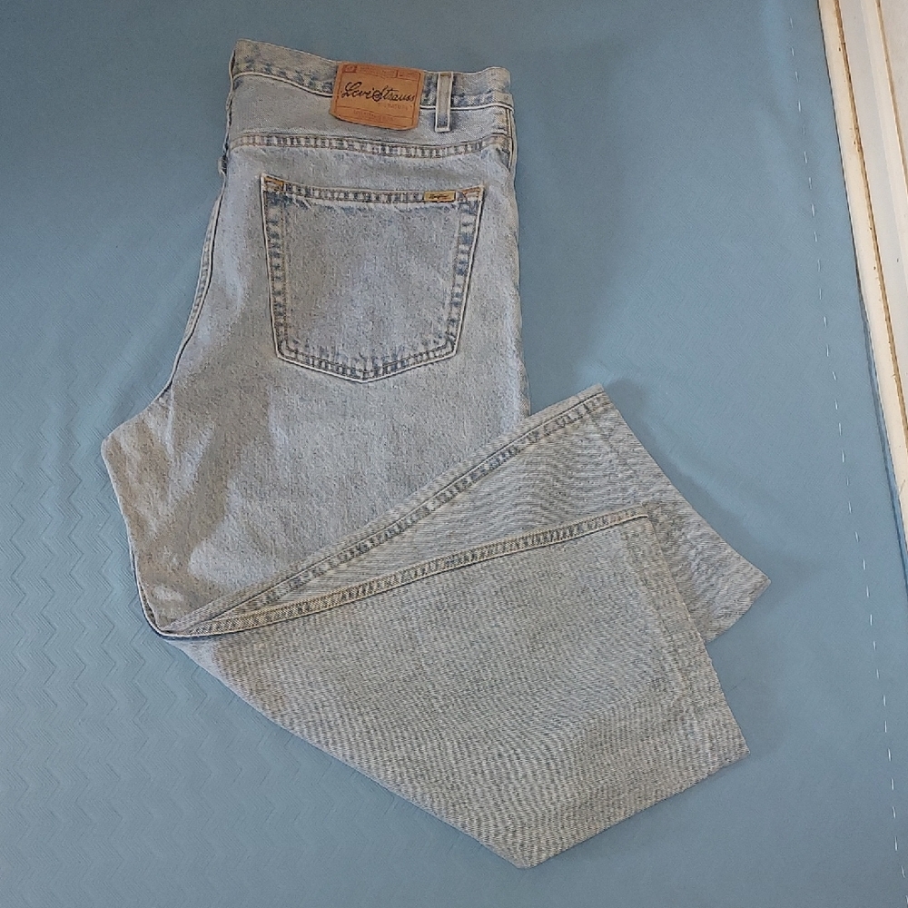 Vintage Levi's Strauss Signature Relaxed Fit Light Blue Jeans